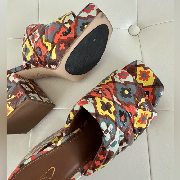 Circus by Sam Edelman Colorful Patterned block heeled sandals - Picture 3 of 8